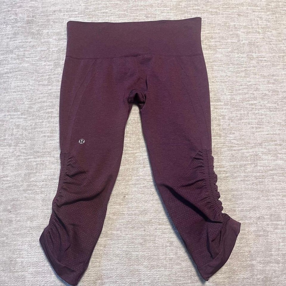 Lululemon Crop Leggings Purple Ruched Seamless High Rise Size XS/Small 12" Waist